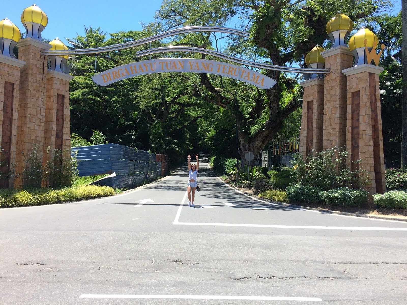 Rosi Ross - THINGS TO DO IN BRUNEI