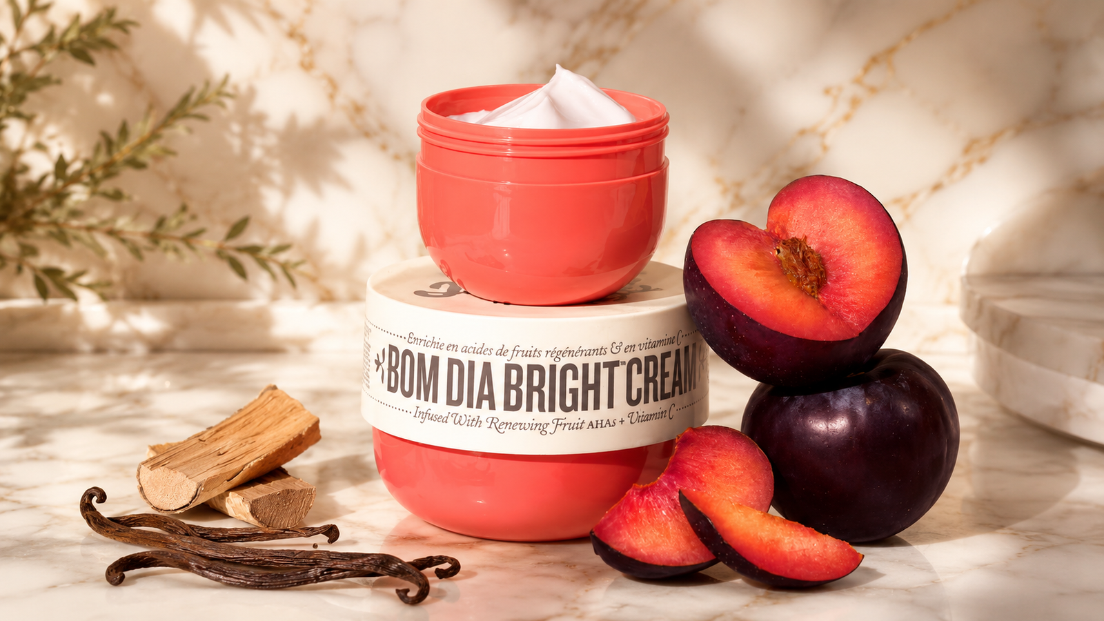 Rosi Ross editorial banner about strawberry skin causes and treatment, keratosis pilaris, folliculitis, ingrown hairs, clogged pores, exfoliation, and body skincare ingredients.