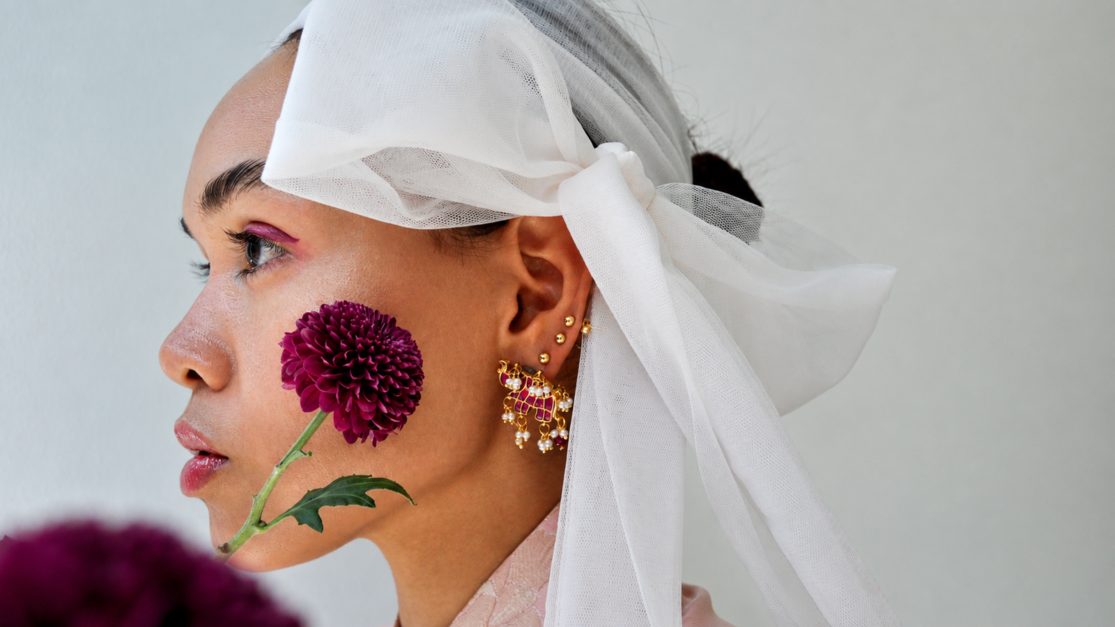 Rosi Ross editorial banner about modern heirloom jewellery, Polki, Kundan, Meenakari, Indian jewellery craftsmanship, heritage techniques, contemporary design, and everyday luxury.