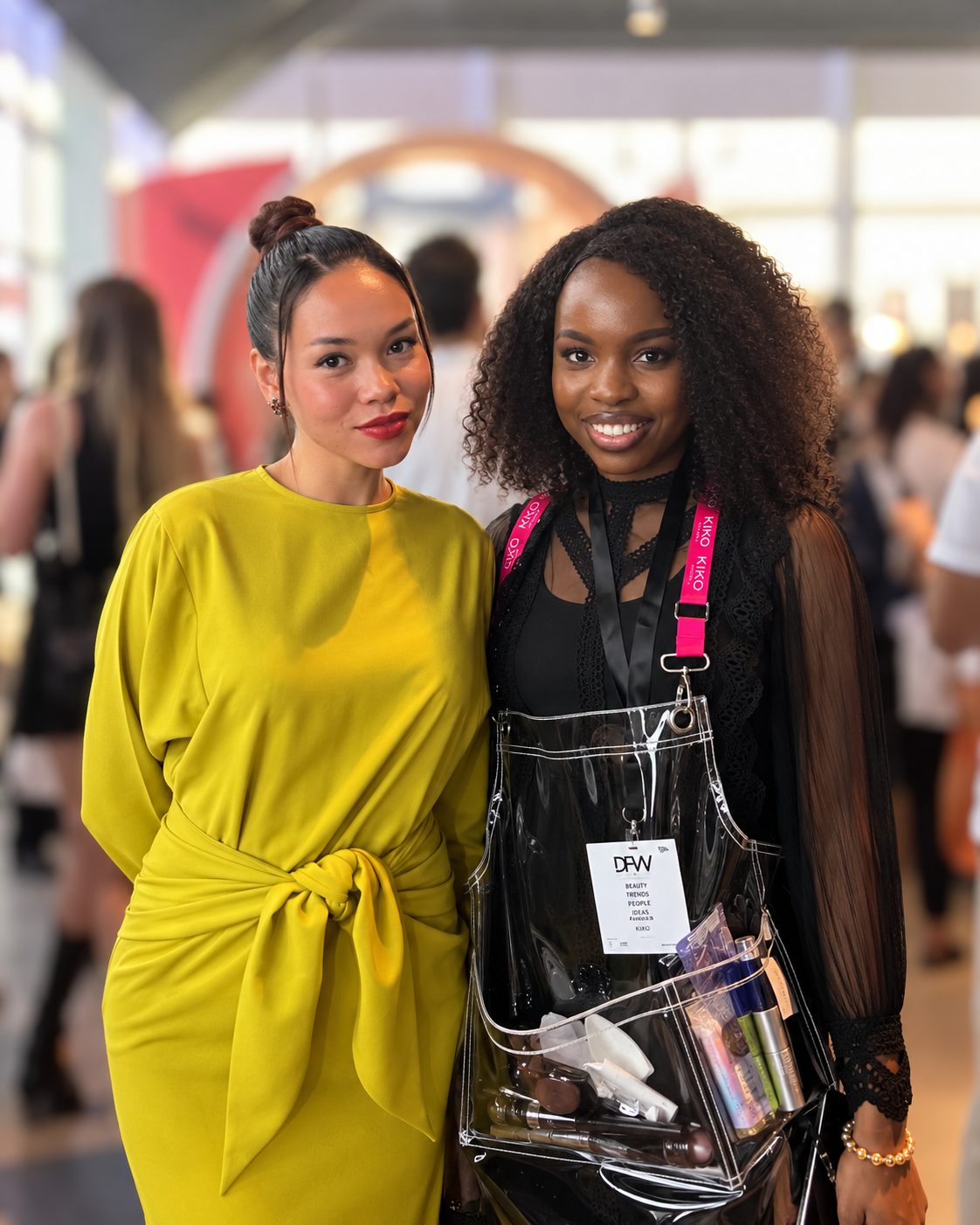 Rosi Ross with a KIKO Milano makeup artist at Dubai Fashion Week Rosi Ross with a KIKO Milano makeup artist at Dubai Fashion Week