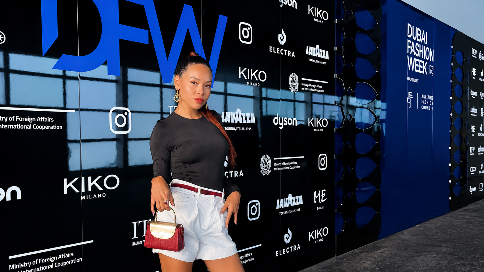 Rosi Ross editorial banner about Dubai Fashion Week, Rizman Ruzaini, Amjad Khalil, Erick Bendana, transregional couture, cultural intelligence, craftsmanship, and the changing geography of global luxury fashion.