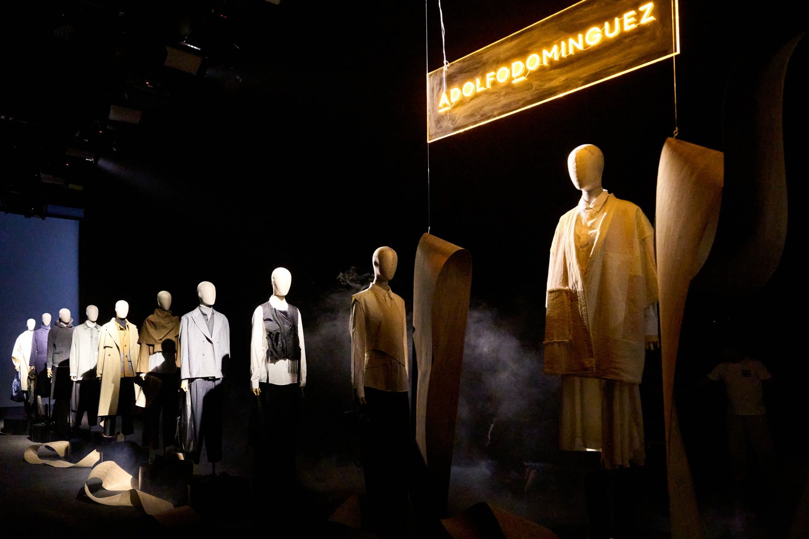 Rosi Ross editorial banner about Dubai Fashion Week, Adolfo Domínguez, Ihab Jiryis, Weinsanto, conceptual fashion, design philosophy, and the new intellectualism of contemporary luxury.
