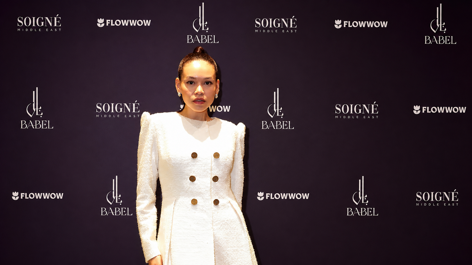 Rosi Ross article banner exploring Soigné Middle East modest fashion magazine, fashion media evolution, inclusive style, and Middle Eastern fashion culture.